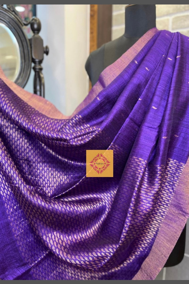 Pure Matka Silk, Handwoven Purple coloured saree with golden small Jamdani Buttis and pallu