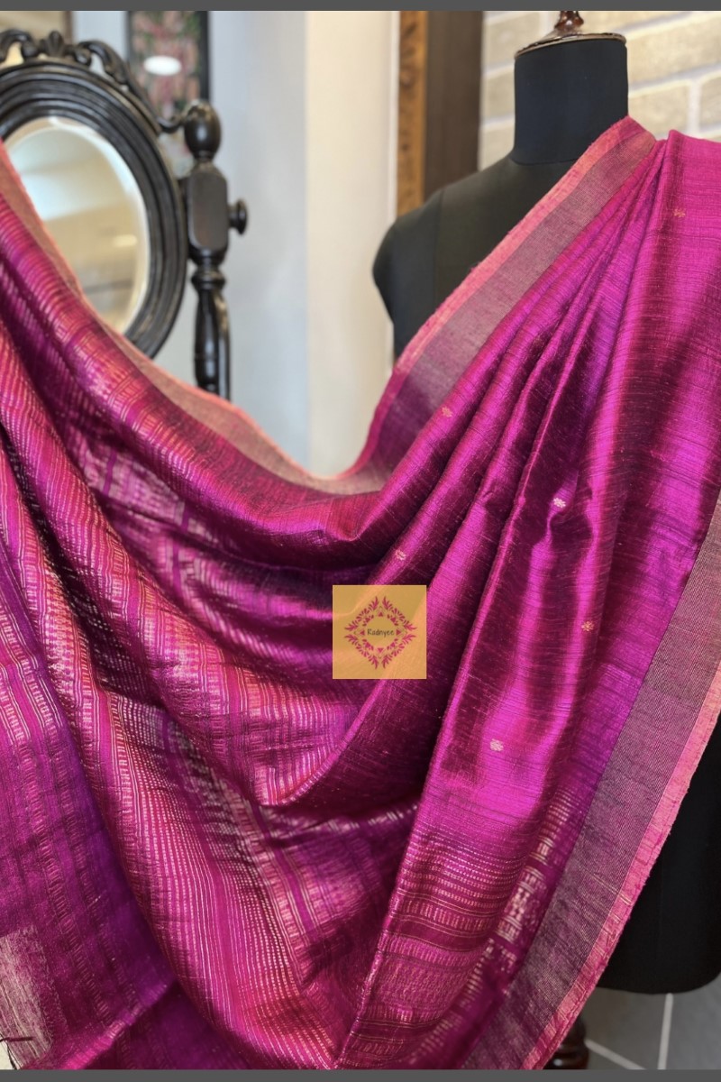 Pure Matka Silk, Handwoven Magenta coloured saree with golden small Jamdani Buttis and pallu