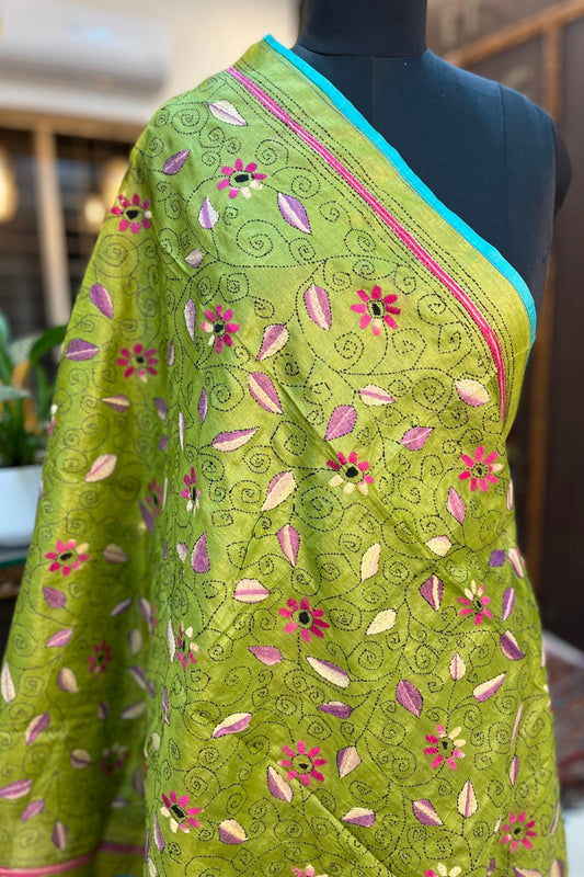 Dupattas Stoles Kantha