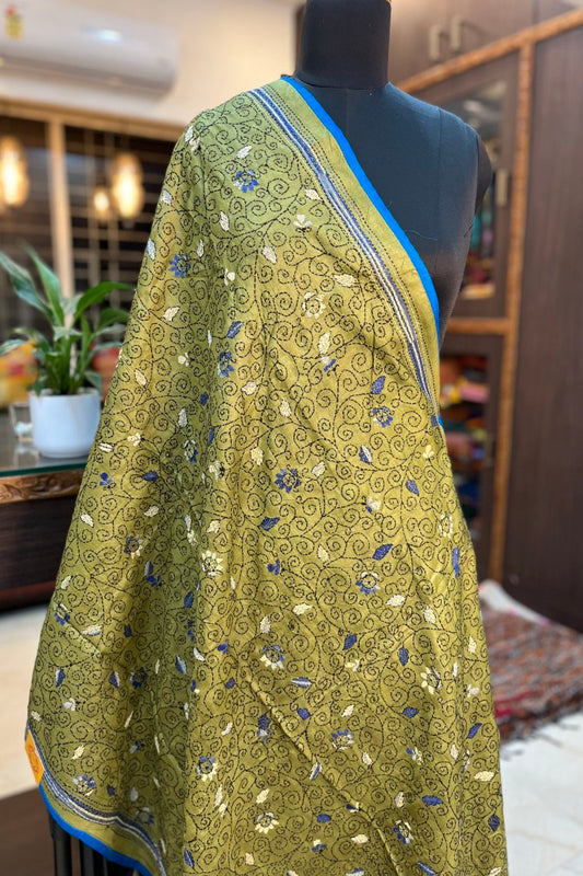 Dupattas Stoles Kantha