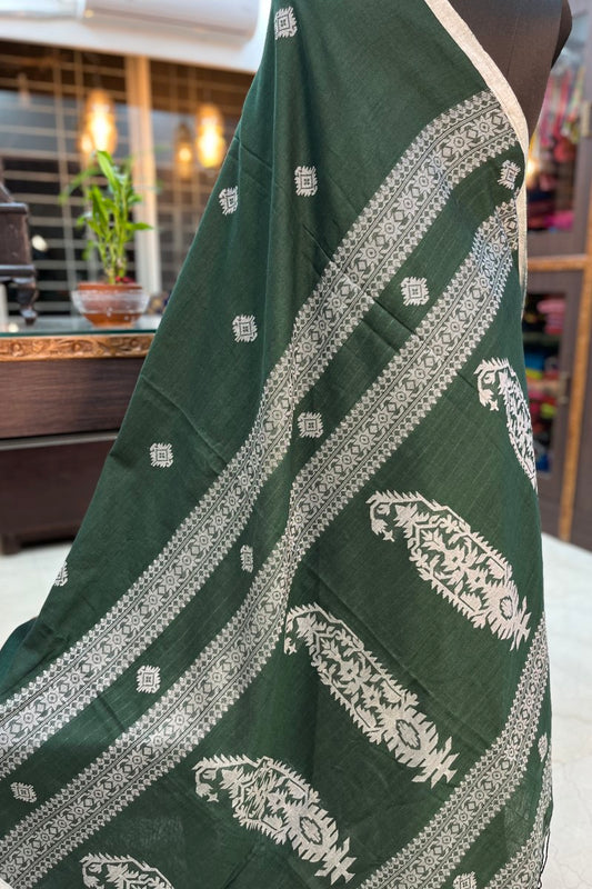 Handwoven Bottle green Jamdani saree