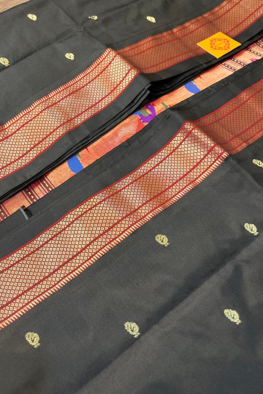 Pure Silk Black with Maroon  Border Handloom Paithani