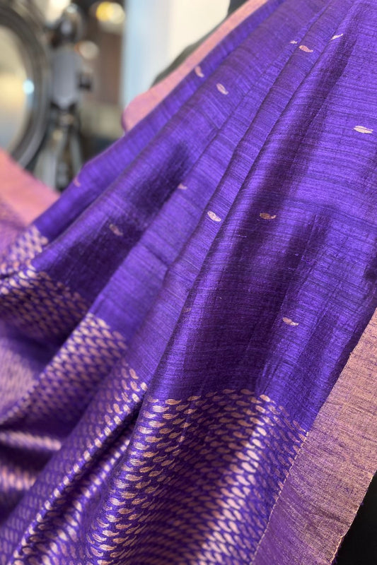 Pure Matka Silk, Handwoven Purple coloured saree with golden small Jamdani Buttis and pallu